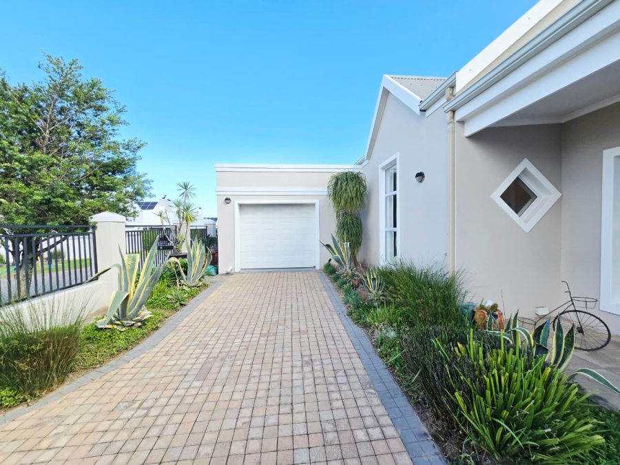5 Bedroom Property for Sale in Kingswood Golf Estate Western Cape